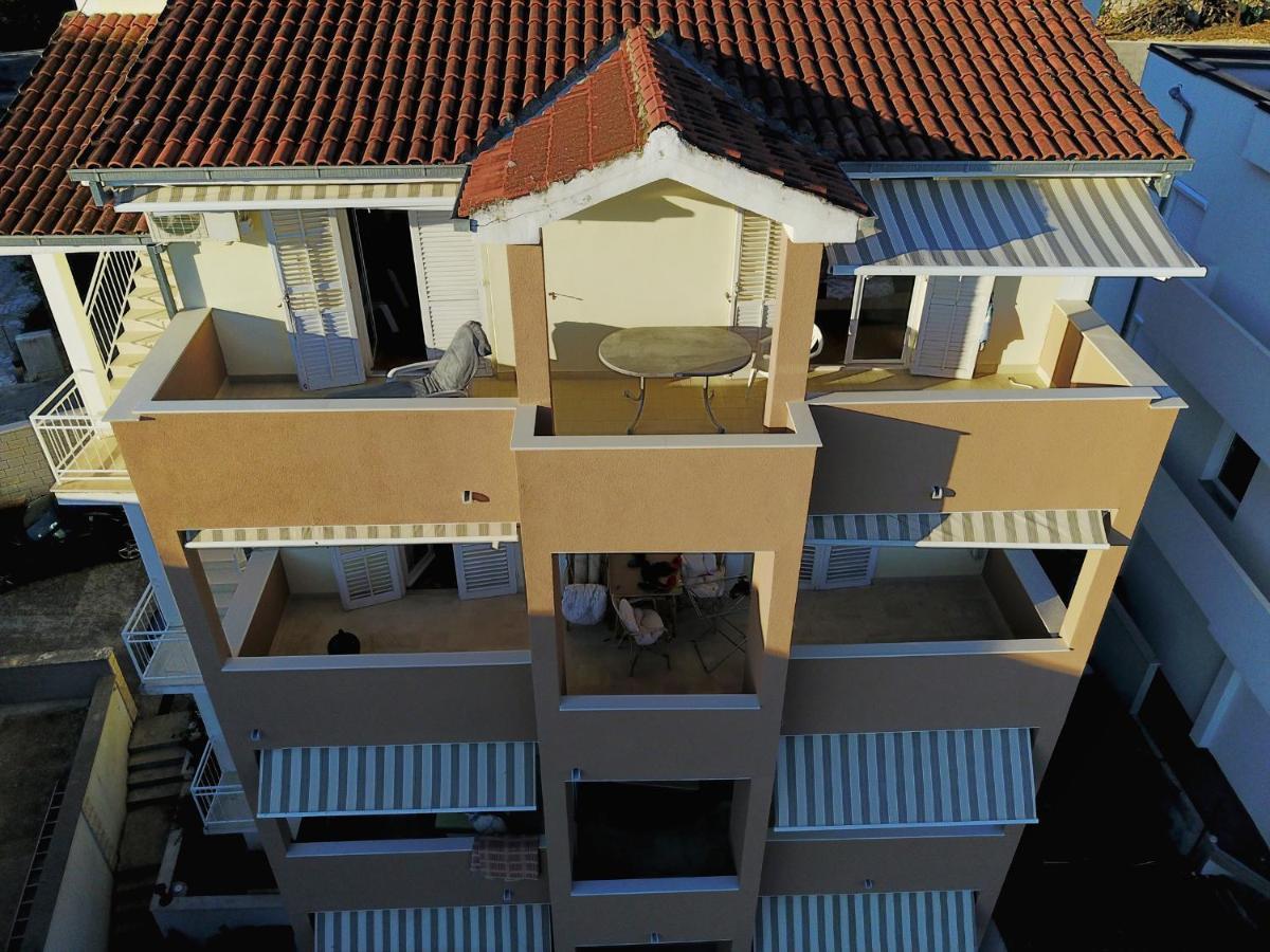 Apartments By The Sea Podgora, Makarska - 2615 Exterior photo